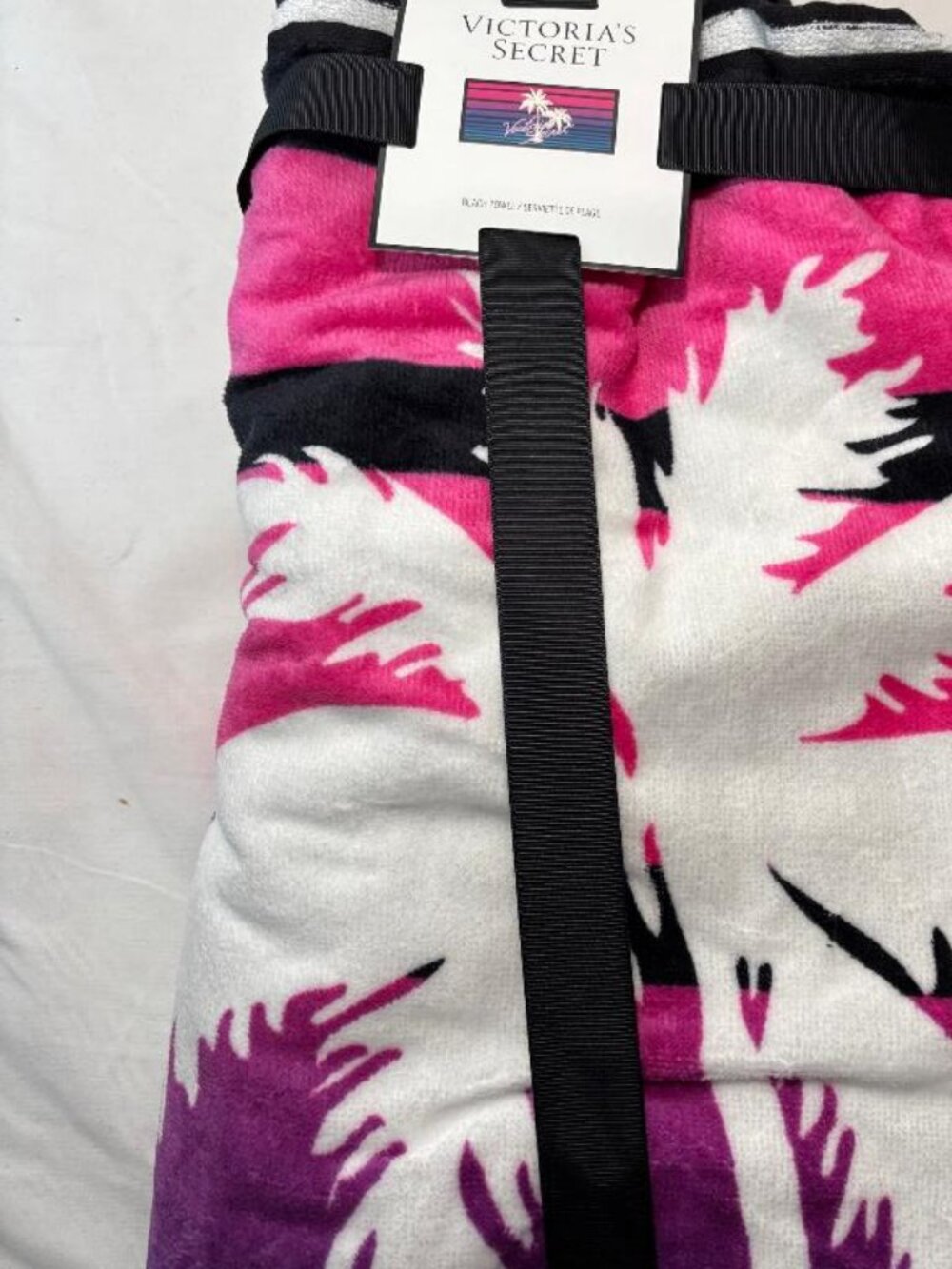 Victoria Secret Beach Towel Beautiful Color Combo   NWT